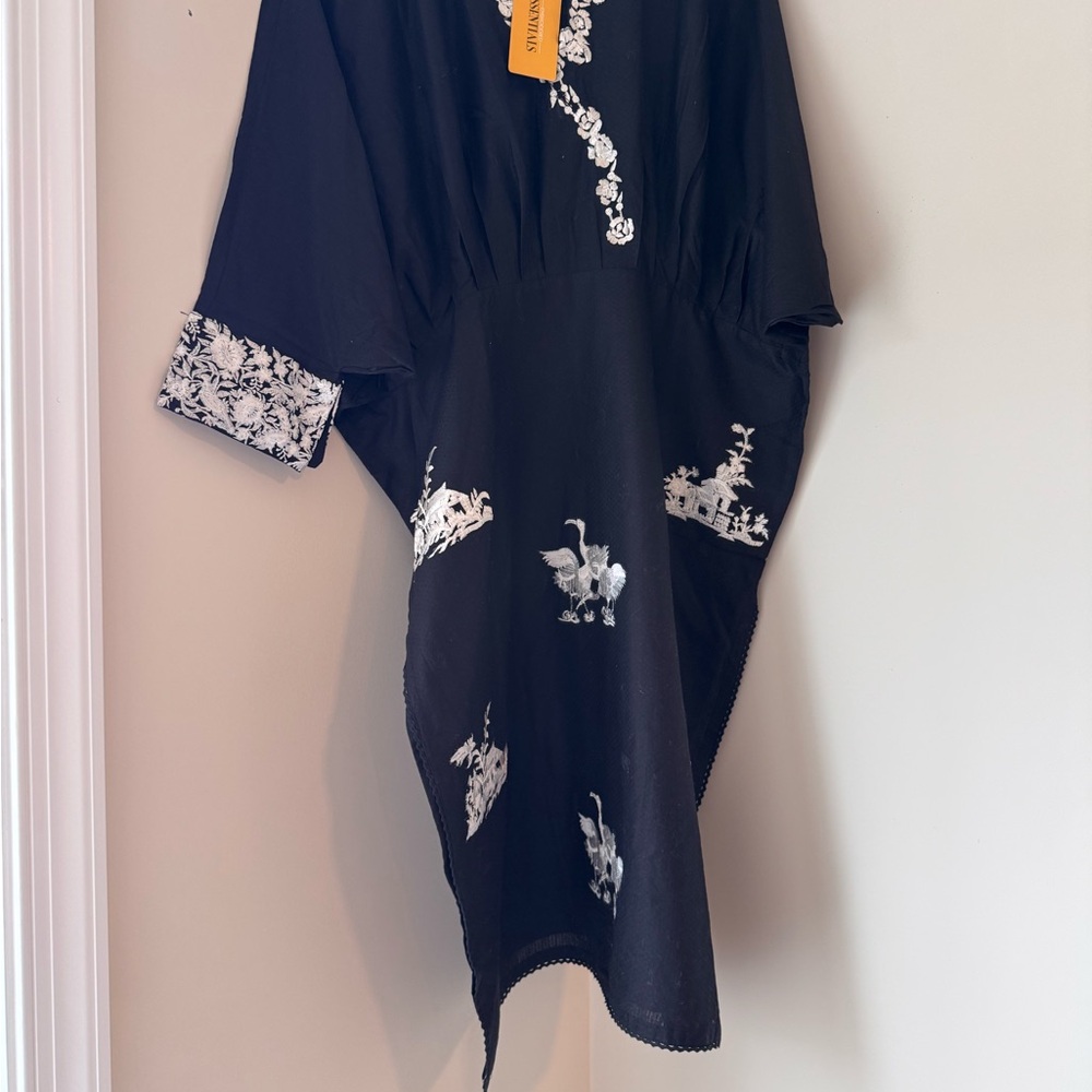 New Elegant Black and White embroidered Midi Dress - Picture 3 of 8